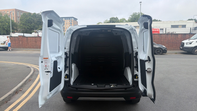 Ford Transit Courier Diesel 1.5 EcoBlue Limited Van - Image 3